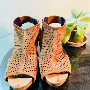 VANELi Woman’s Wedges